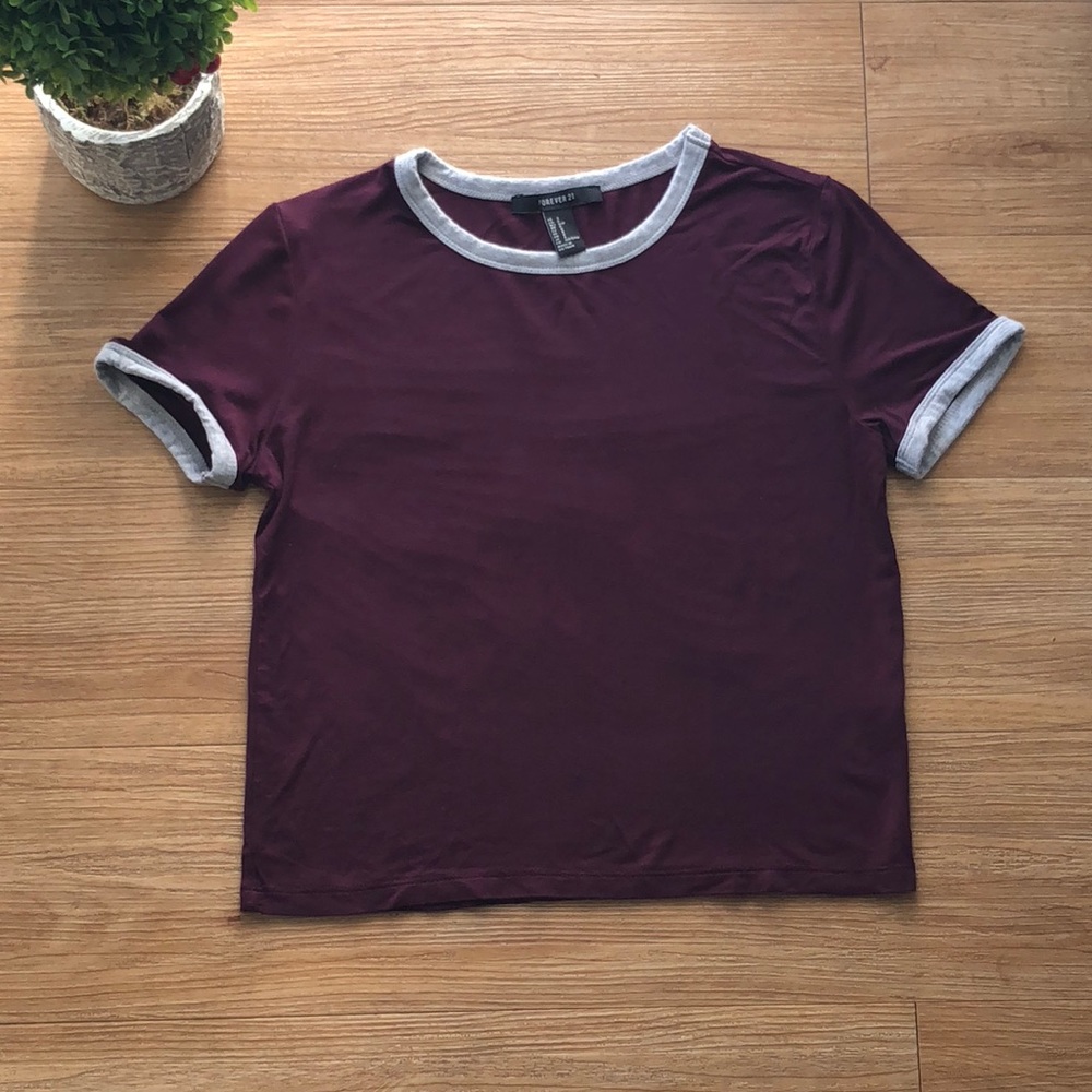 FOREVER 21 || Slightly Cropped Burgundy Tee
